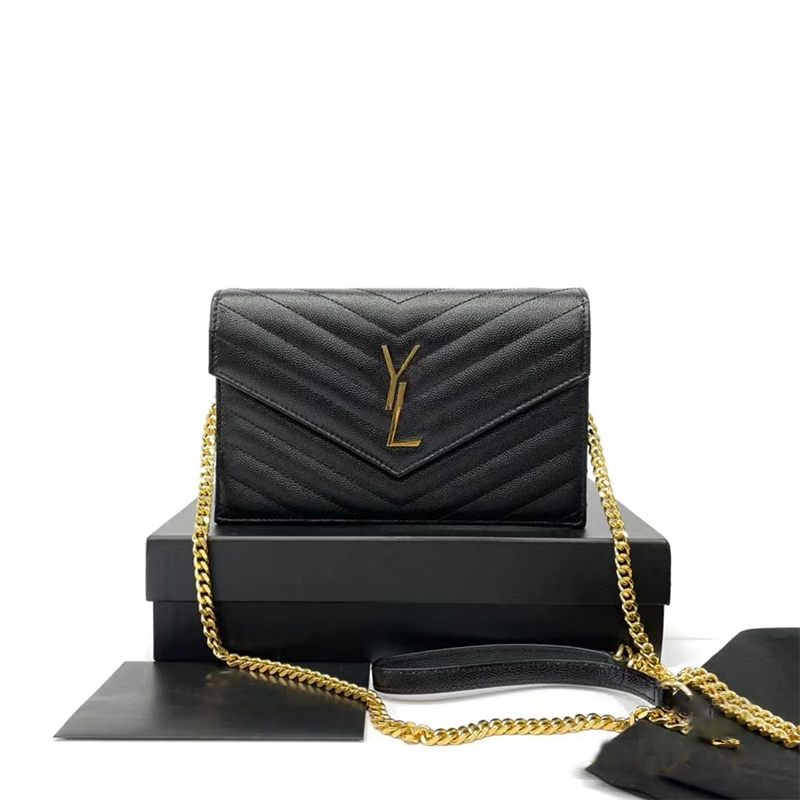 Fashion Handbags Shoulder Luxurys Designer Bags metal chain gold silver women Handbag Genuine Leather bag Flip cover diagonal Messenger Crossbody Handbag Purse, Silver hardware
Fashion Handbags Shoulder Luxurys Designer Bags metal chain gold silver women Handbag Genuine Leather bag Flip cover diagonal Messenger Crossbody Handbag Purse, Silver hardware