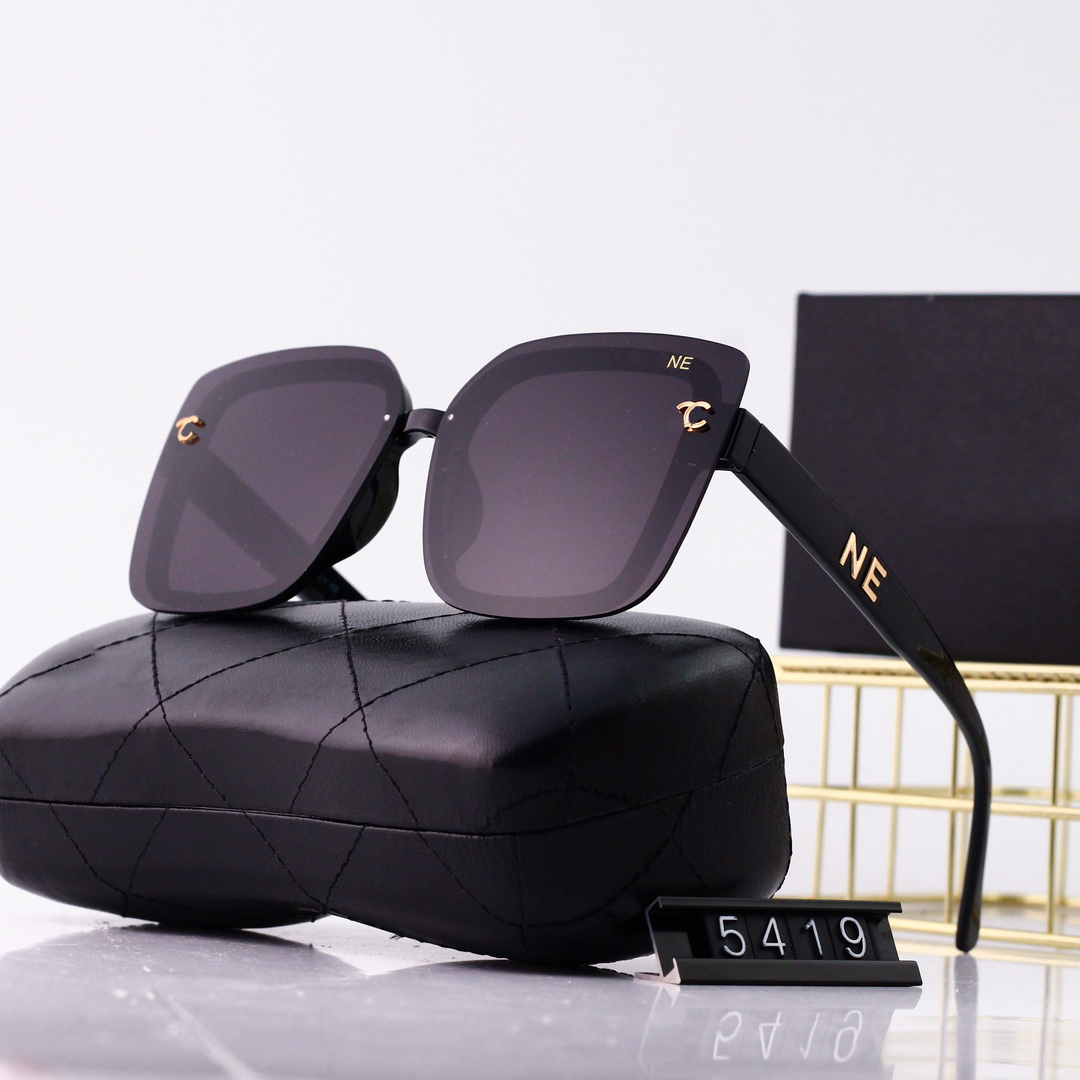Designer sunglasses fashion Luxury sunglasses for women men exquisite Vintage full frame Driving Beach shading UV protection polarized glasses gift with box good
Designer sunglasses fashion Luxury sunglasses for women men exquisite Vintage full frame Driving Beach shading UV protection polarized glasses gift with box good