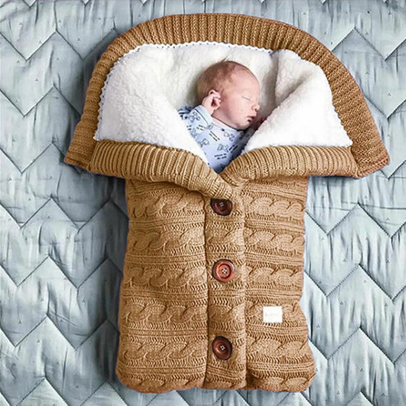 Sleeping Bags Warm Sleeping Bags Infant Baby Winter Thick Button Knit Sleep Sack For Bedding Swaddle Blankets Stroller Footmuff Toddler Wrap 231101