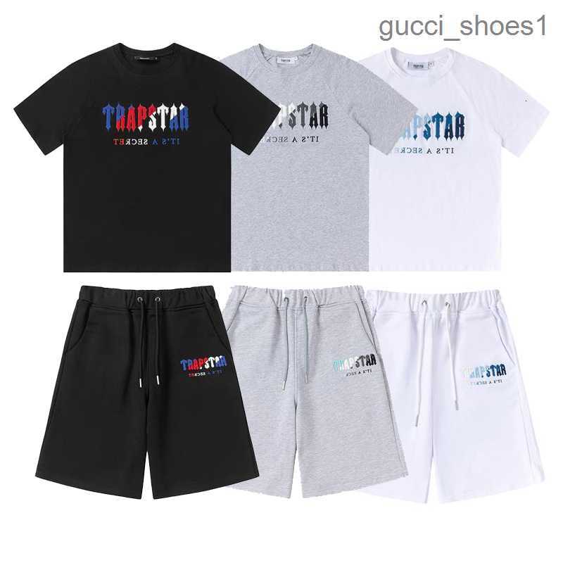 Men's t-shirts trapstar t shirt designer shirts print letter luxury black and white grey rainbow color summer sports fashion cotton cord top short sleeve size s m l
Men's t-shirts trapstar t shirt designer shirts print letter luxury black and white grey rainbow color summer sports fashion cotton cord top short sleeve size s m l