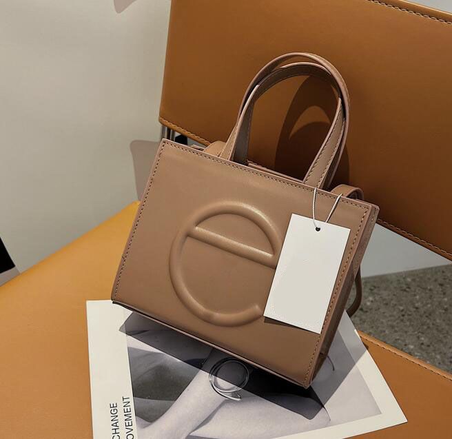 Designers Bags Handbag Shoulder Flap Crossbody Bag Purse Wallets Casual Totes Plain Geometric Solid Color Hasp Open Shopping Backpack Lady Women Handbags T001
Designers Bags Handbag Shoulder Flap Crossbody Bag Purse Wallets Casual Totes Plain Geometric Solid Color Hasp Open Shopping Backpack Lady Women Handbags T001