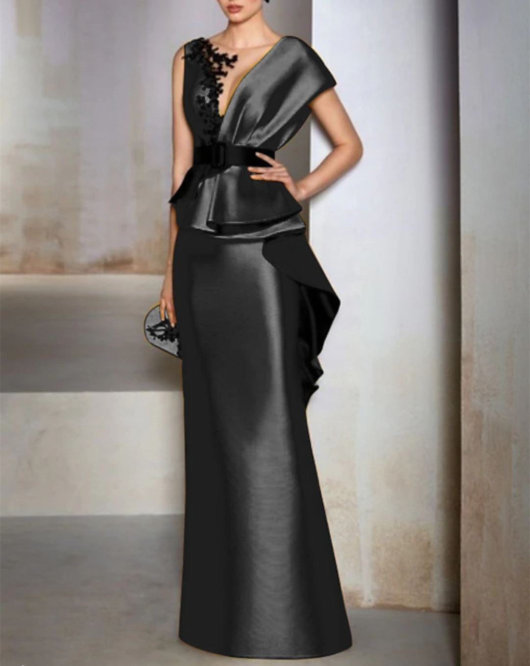 Elegant Long Satin Gold Mother of the Bride Dresses With Sash Sheath Lace Pleated Floor Length Mom of The Groom Dress Jewel Neck Black Godmother Dress