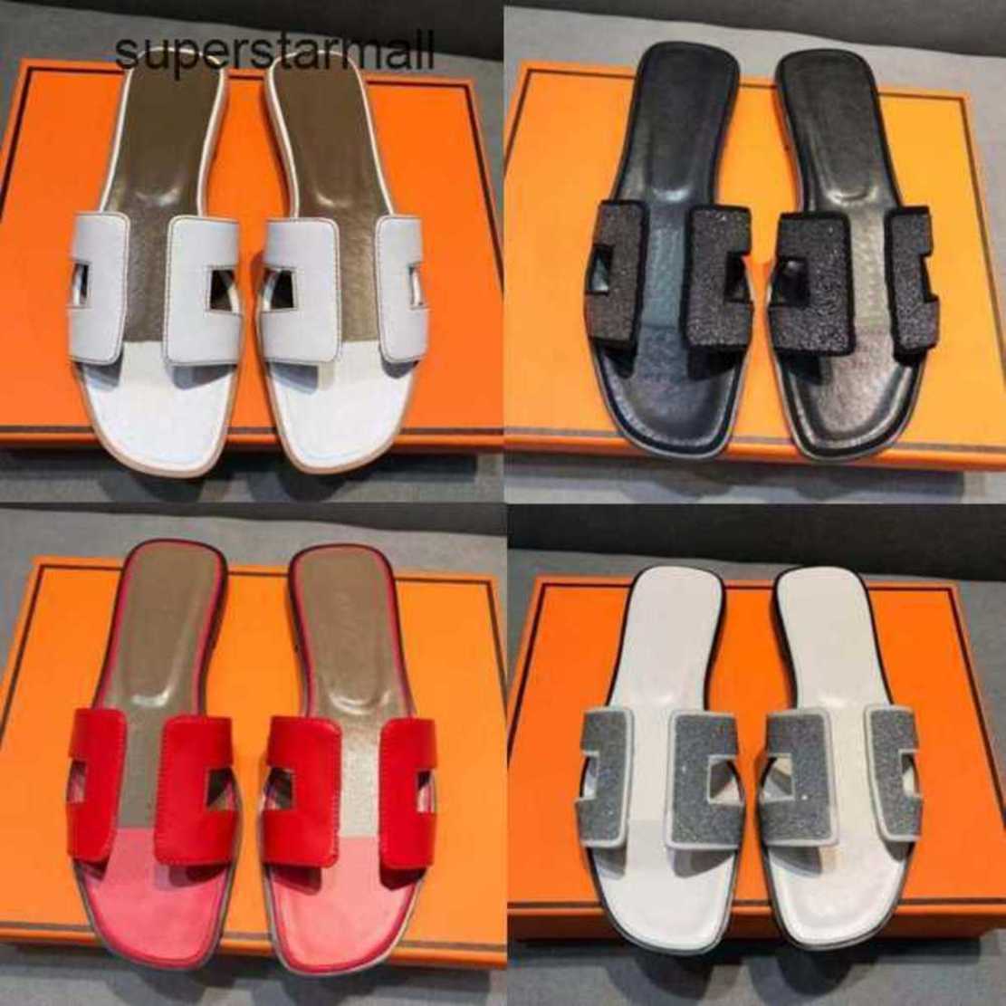 New Designer Women Slippers Genuine Leather Sandals Summer Oran Flat Flip Flop Crocodile Skin Slides Ladies Beach Sandal Luxury Party IIFY 
New Designer Women Slippers Genuine Leather Sandals Summer Oran Flat Flip Flop Crocodile Skin Slides Ladies Beach Sandal Luxury Party IIFY