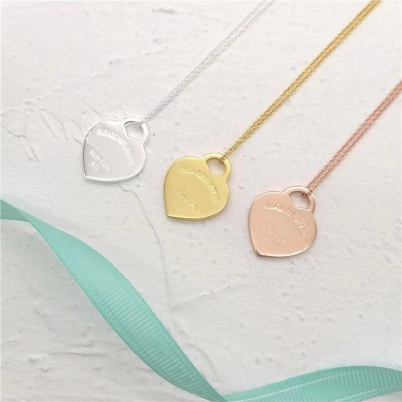 sterling silver Fashion Luxury Designer Love Necklace Women paragraph clavicle Gold Peach Heart Pendant Necklaces Return to tiff key Designer Jewelry blue gift box
sterling silver Fashion Luxury Designer Love Necklace Women paragraph clavicle Gold Peach Heart Pendant Necklaces Return to tiff key Designer Jewelry blue gift box