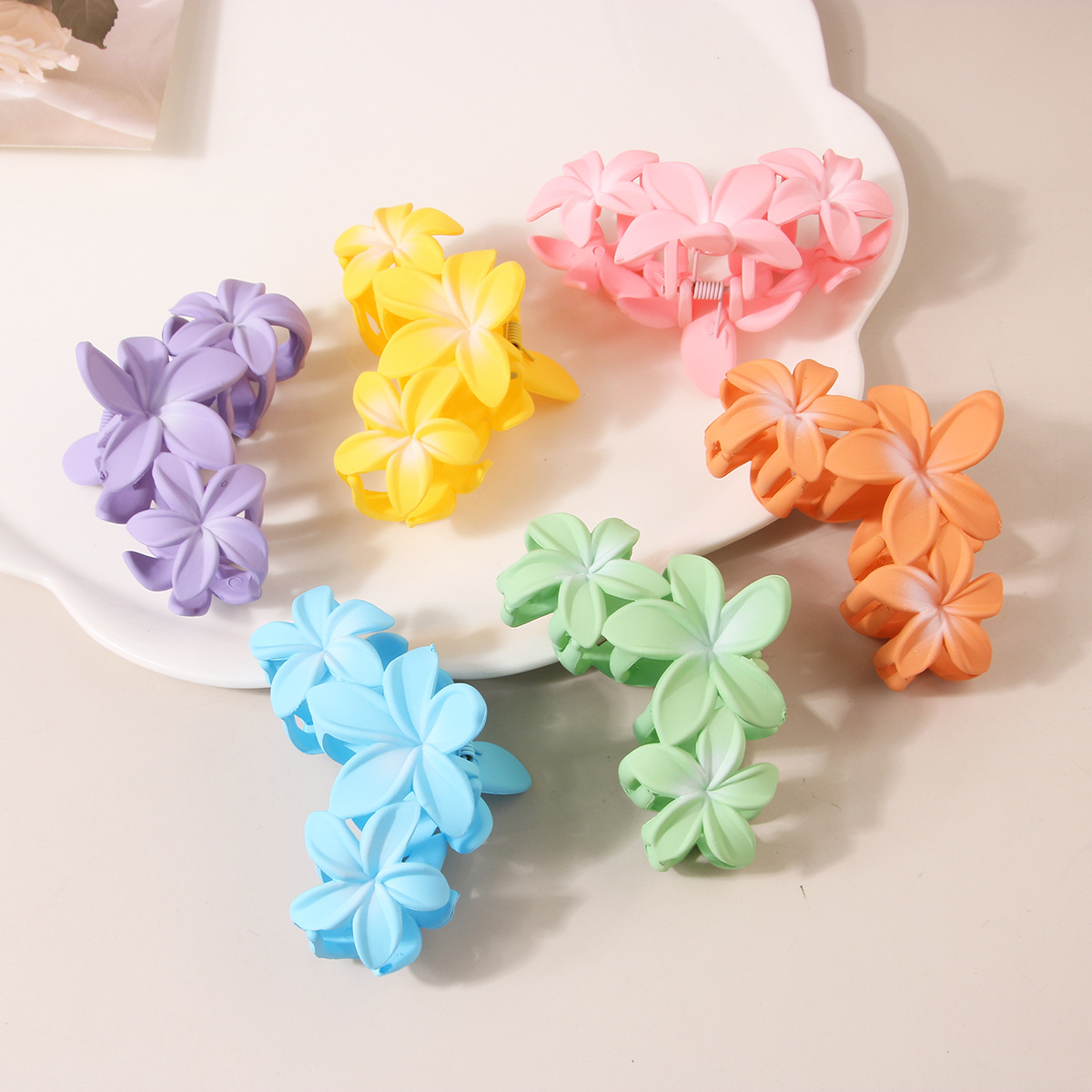 Candy Color Frangipani Hawaiian Flower Hair Clips for Women Hair Claw Clips Suit Thin Hair Large Claw Clips Beach Tropical Hair Accessories for Girls 