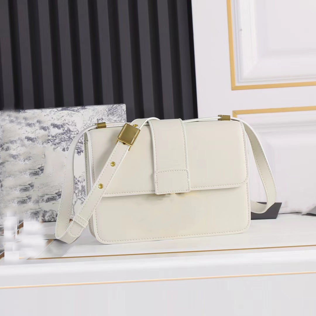 Classic New With box High Quality Shoulder Bags Totes Womens Handbags Women Handbag Crossbody Bag Purses Leather Clutch Fashion #88888, White
Classic New With box High Quality Shoulder Bags Totes Womens Handbags Women Handbag Crossbody Bag Purses Leather Clutch Fashion #88888, White