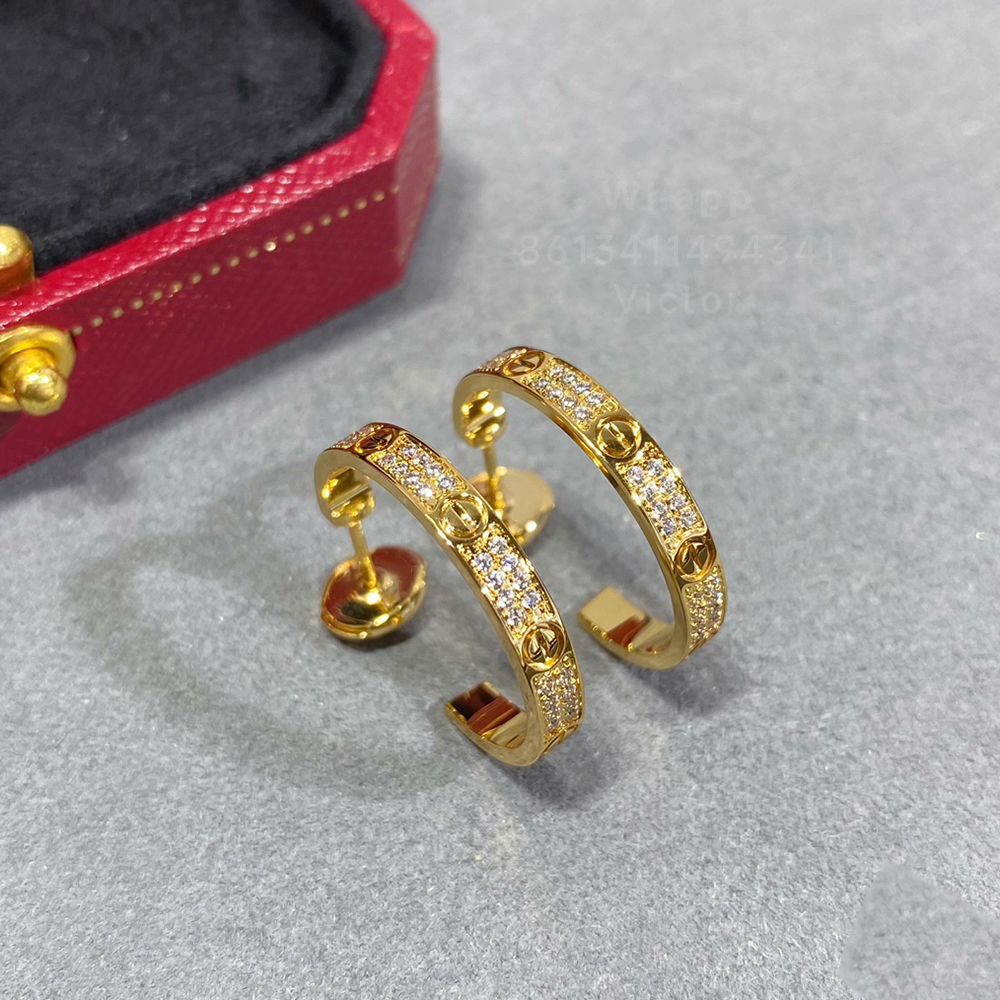 LOVE earring charms for woman stud designer diamond Gold plated 18K T0P quality highest counter quality fashion classic style luxury anniversary gift with box 008
LOVE earring charms for woman stud designer diamond Gold plated 18K T0P quality highest counter quality fashion classic style luxury anniversary gift with box 008