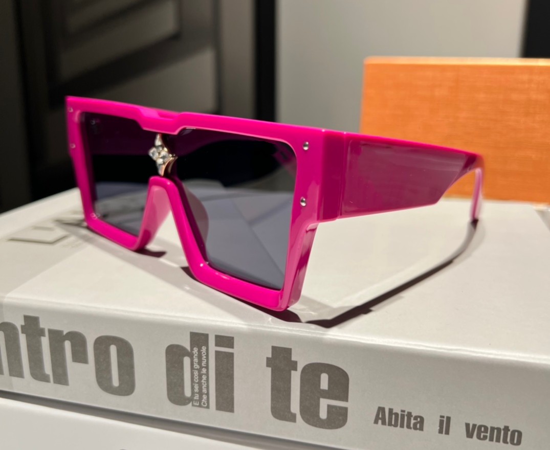 new Summer Cyclone Sunglasses For Men and Women style Z1578W Anti-Ultraviolet Retro Plate square Full Frame fashion Eyeglasses Brand New Random
new Summer Cyclone Sunglasses For Men and Women style Z1578W Anti-Ultraviolet Retro Plate square Full Frame fashion Eyeglasses Brand New Random