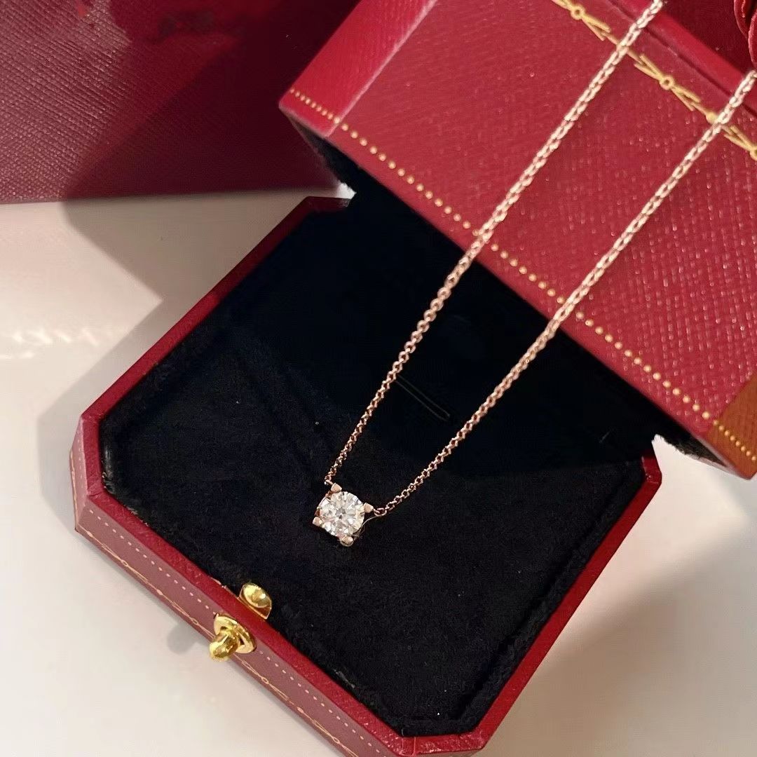 2023 Luxury Brand Designer Pendant Necklace S925 Sterling Silver Big Square Zircon Rose Gold Plated Charm Choker For Women Jewelry 
2023 Luxury Brand Designer Pendant Necklace S925 Sterling Silver Big Square Zircon Rose Gold Plated Charm Choker For Women Jewelry