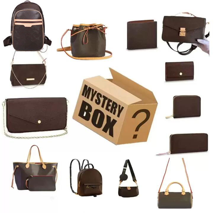 Christmas Blind box Luxury Purse Designer Bags Lucky Boxs One Random Mystery Gift for Holidays / Birthday Value Wallets Holders bag Wallet Fashion Versatile Style, Wallet random gift
Christmas Blind box Luxury Purse Designer Bags Lucky Boxs One Random Mystery Gift for Holidays / Birthday Value Wallets Holders bag Wallet Fashion Versatile Style, Wallet random gift
