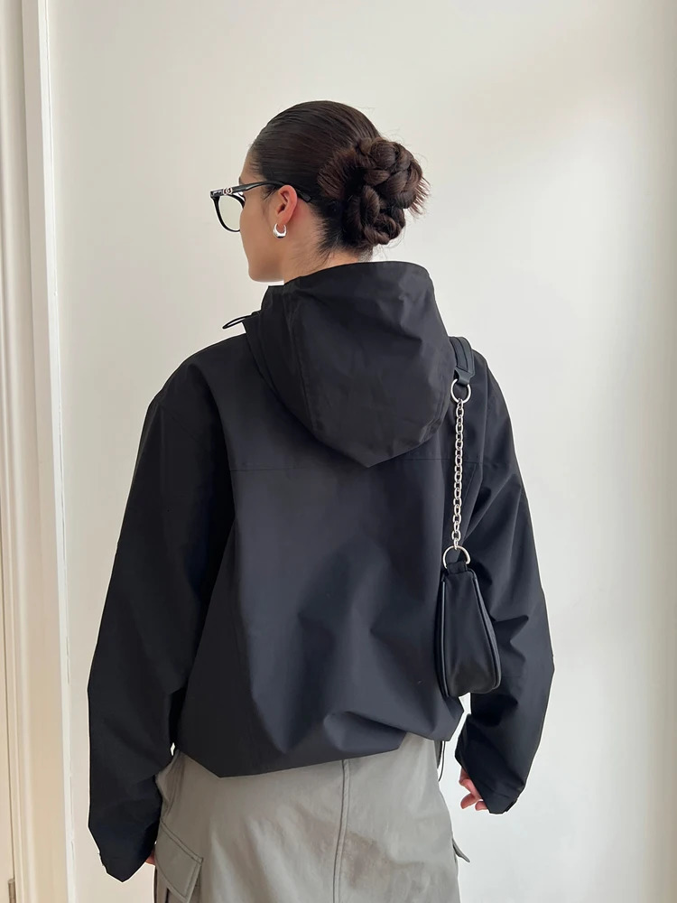 Women's Jackets Y2K Vintage Windbreaker Jacket Women Bomber jacket Streetwear Hooded Outerwear Oversized Hip Hop Techwear Black Coat 231031