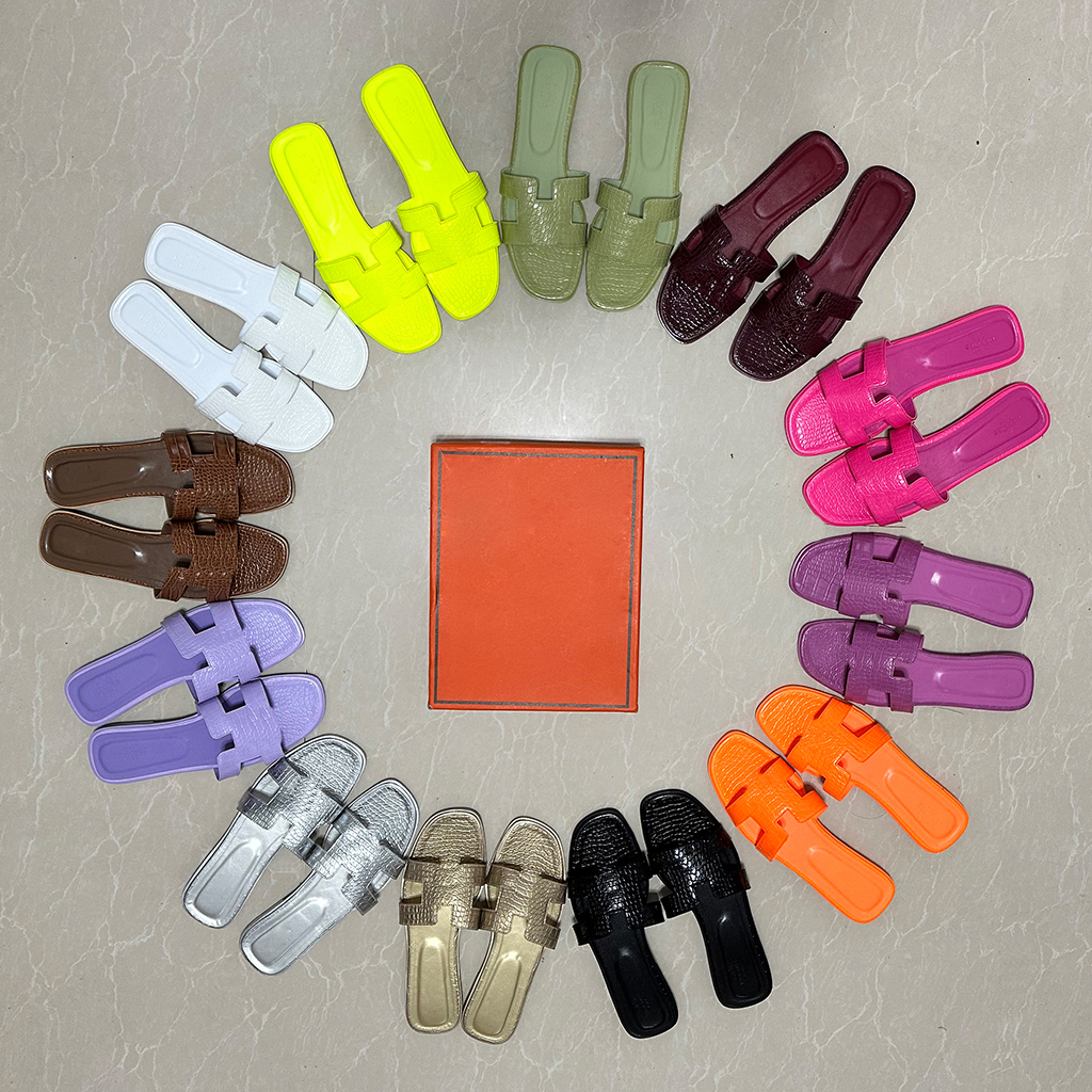 Women Slide Slipper For Woman Alligator pattern Sandals Designer Slides Lazy Causal Non-Slip Slides Summer Flip Flops Outdoor Flower Platform Slippers Size 35-43, Box
Women Slide Slipper For Woman Alligator pattern Sandals Designer Slides Lazy Causal Non-Slip Slides Summer Flip Flops Outdoor Flower Platform Slippers Size 35-43, Box