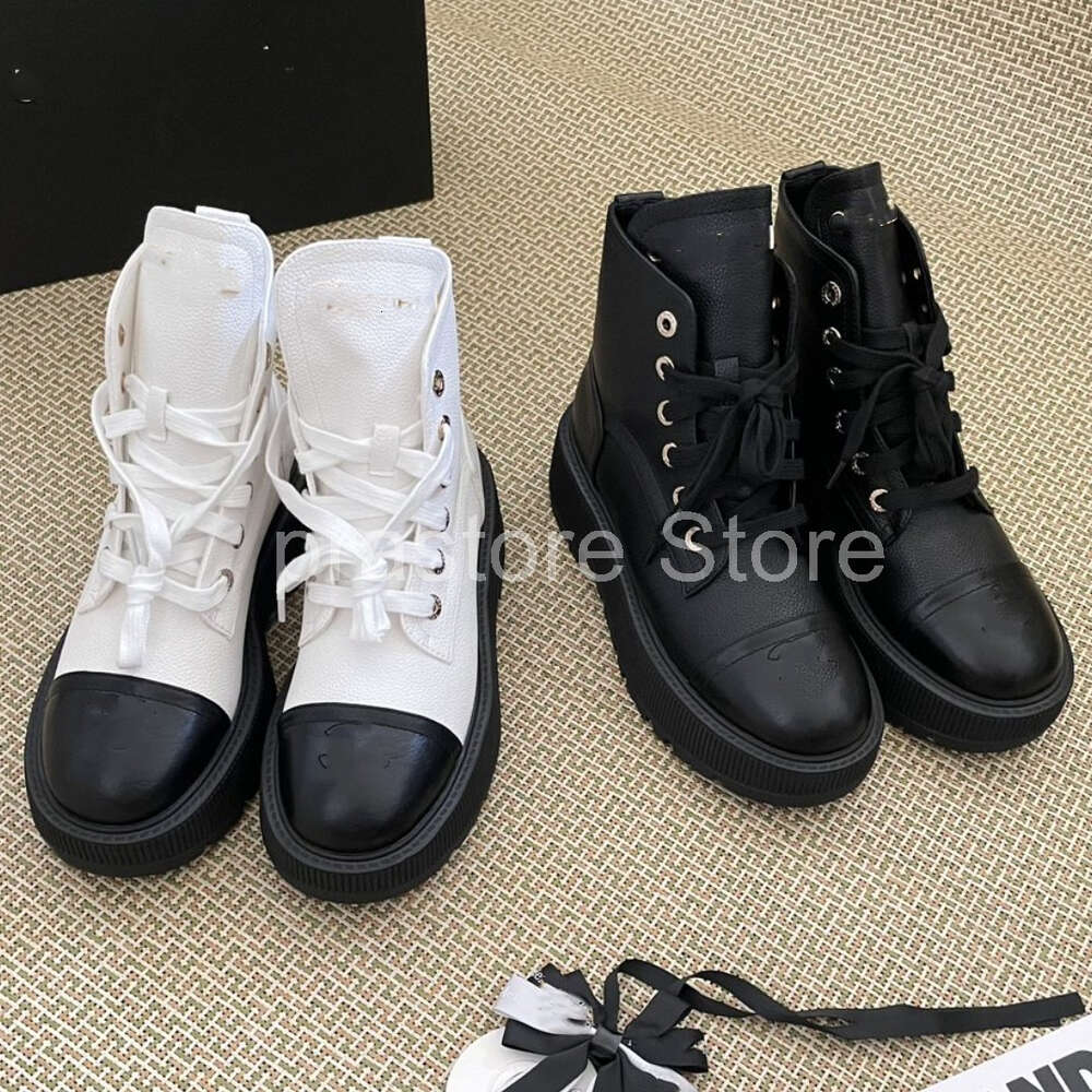 Designers Women black white Thick Sole Martin Combat Boot interlocking Ankle Boots real leather Boot Lace up Shoes Chan short C booties
