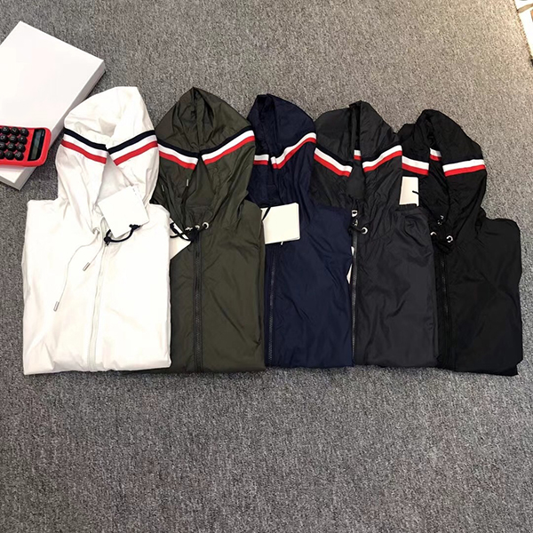 Franch luxury brand windbreaker mens hooded jacket Lightweight sun protection clothing spring summer jackets Sleeve arm NFC Designers Men S Clothings, Stand collar --black
Franch luxury brand windbreaker mens hooded jacket Lightweight sun protection clothing spring summer jackets Sleeve arm NFC Designers Men S Clothings, Stand collar --black
