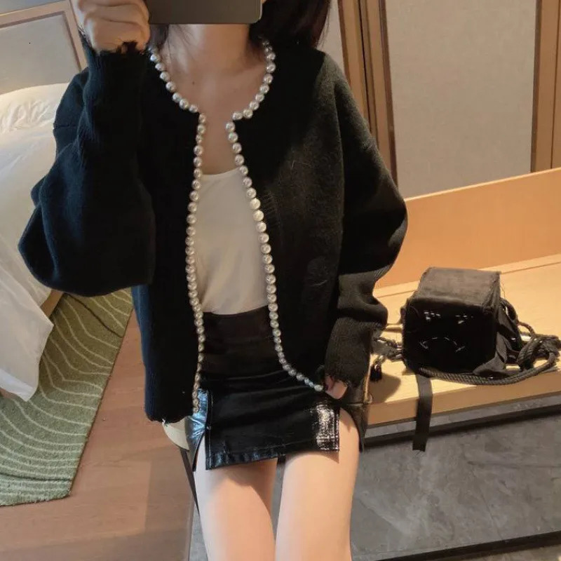 Women's Jackets DISCVRY Fashion Korean Jackets Pearls Cardigan Batwing Sleeve Wool Knit Vintage Women's Coat High Quality Jacket 231101