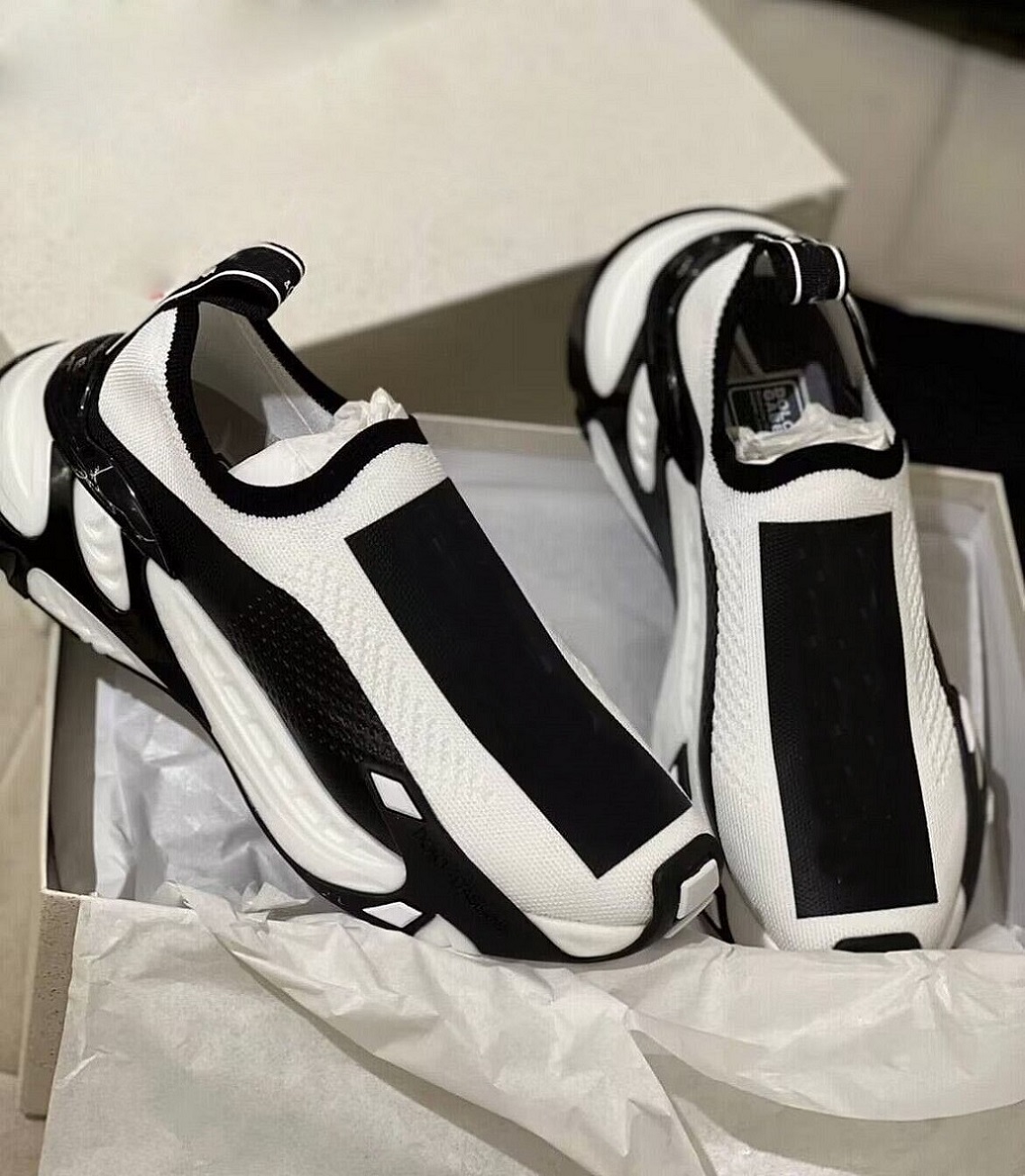 Top Design Fast Sneakers Shoes Man Stretch Mesh Sorrento Slip-on Ultra-light Sole Knit Sock Runner Sports Men Comfort Trainers EU38-46 With Box
Top Design Fast Sneakers Shoes Man Stretch Mesh Sorrento Slip-on Ultra-light Sole Knit Sock Runner Sports Men Comfort Trainers EU38-46 With Box