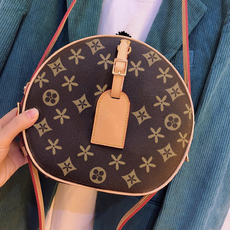 M45647 Leather embossing bags PETITE BOITE CHAPEAU BOITE handbag Pochette clutch bag Womens Mens tote designer purse cross body luxury Fashion shoulder bags, Mon0gram
M45647 Leather embossing bags PETITE BOITE CHAPEAU BOITE handbag Pochette clutch bag Womens Mens tote designer purse cross body luxury Fashion shoulder bags, Mon0gram