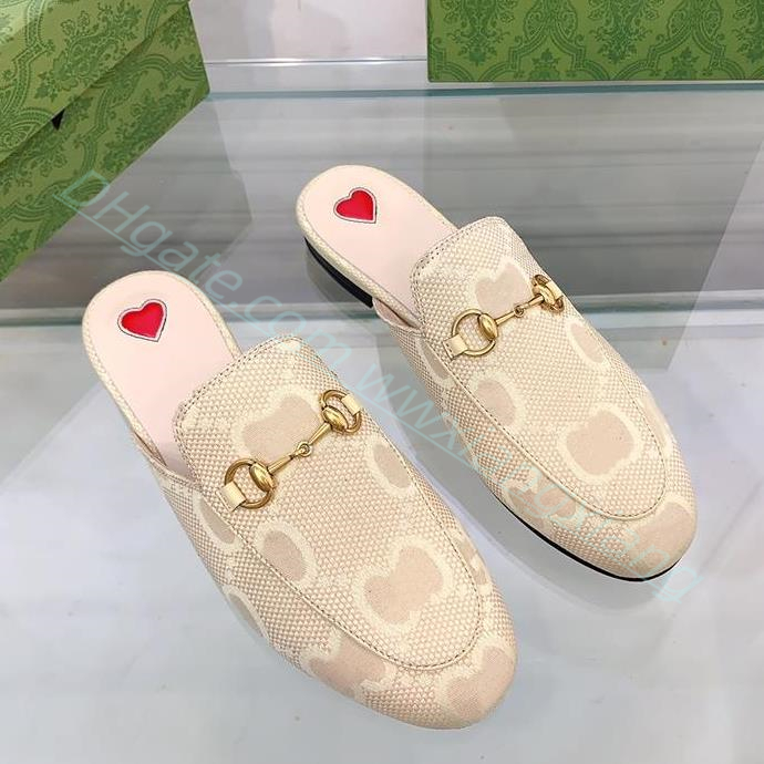 Designer Princetown Leather Loafers Sandals Women Men Leather Outdoor Slippers Shoes Mules Fur Slippers Flats Fashion Metal Chain Ladies Casual Shoes, Color#8
Designer Princetown Leather Loafers Sandals Women Men Leather Outdoor Slippers Shoes Mules Fur Slippers Flats Fashion Metal Chain Ladies Casual Shoes, Color#8