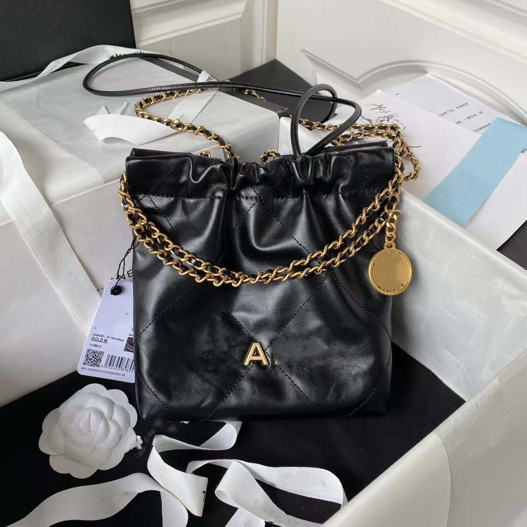 2023 New designer bag 100% sheepskin classic black mini trash bag metal chain black bags yellow handbag shoulder bags fashion Bags tote bag the tote bag size19-20-6cm
2023 New designer bag 100% sheepskin classic black mini trash bag metal chain black bags yellow handbag shoulder bags fashion Bags tote bag the tote bag size19-20-6cm