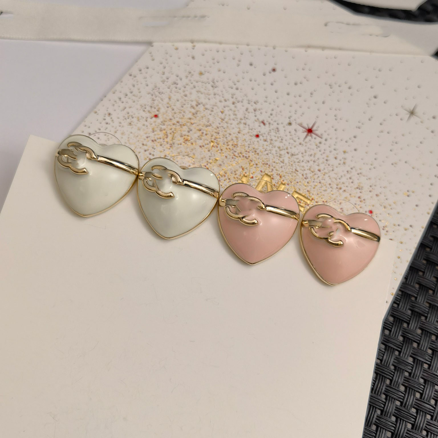 Pink Heart Ear Stud Brand Designers Earrings Geometry C-Letter Fashion Women 18K Gold Plated Crystal Earring Wedding Party Jewerlry Classic Style Gift
Pink Heart Ear Stud Brand Designers Earrings Geometry C-Letter Fashion Women 18K Gold Plated Crystal Earring Wedding Party Jewerlry Classic Style Gift