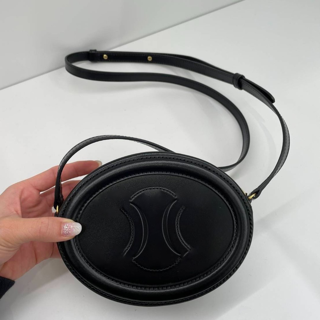 Fashion TRIOMPHES celins round bags Luxury women clutch Oval bag mens shoulder bag Designer tote purses Smooth Calfskin Genuine leather Crossbody pochette handbag, Red
Fashion TRIOMPHES celins round bags Luxury women clutch Oval bag mens shoulder bag Designer tote purses Smooth Calfskin Genuine leather Crossbody pochette handbag, Red