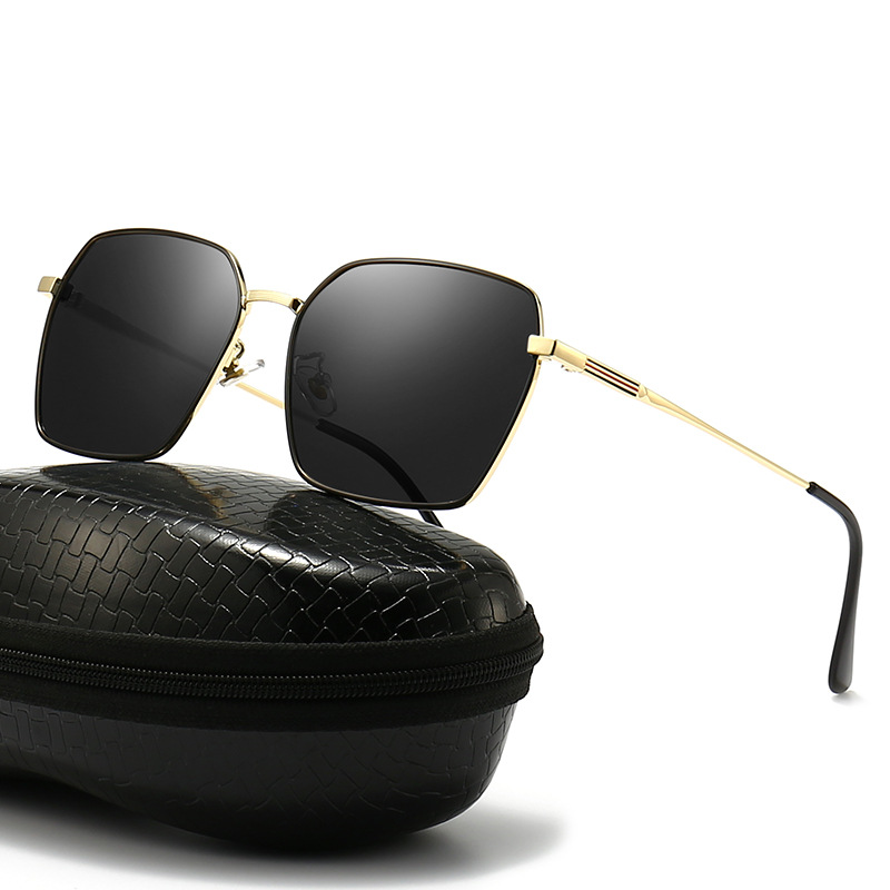 5031 Men's police polarized sunglasses Classic Square Polarized Sunglasses fishing outdoor sports cycling driving sunglasses glasses
5031 Men's police polarized sunglasses Classic Square Polarized Sunglasses fishing outdoor sports cycling driving sunglasses glasses