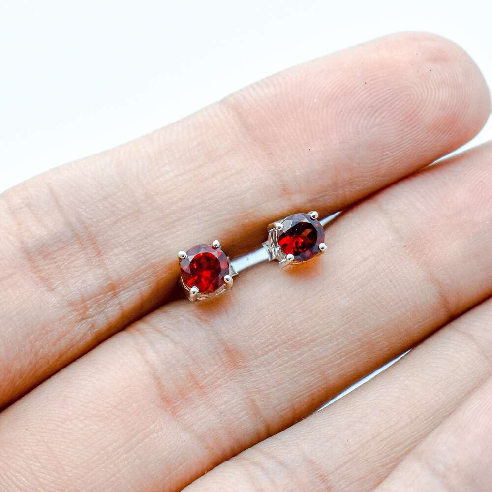 2023 Best Selling Single Stone Studs 925 Silver Natural Garnet Gemstone Round Shape Women's Fine Factory
