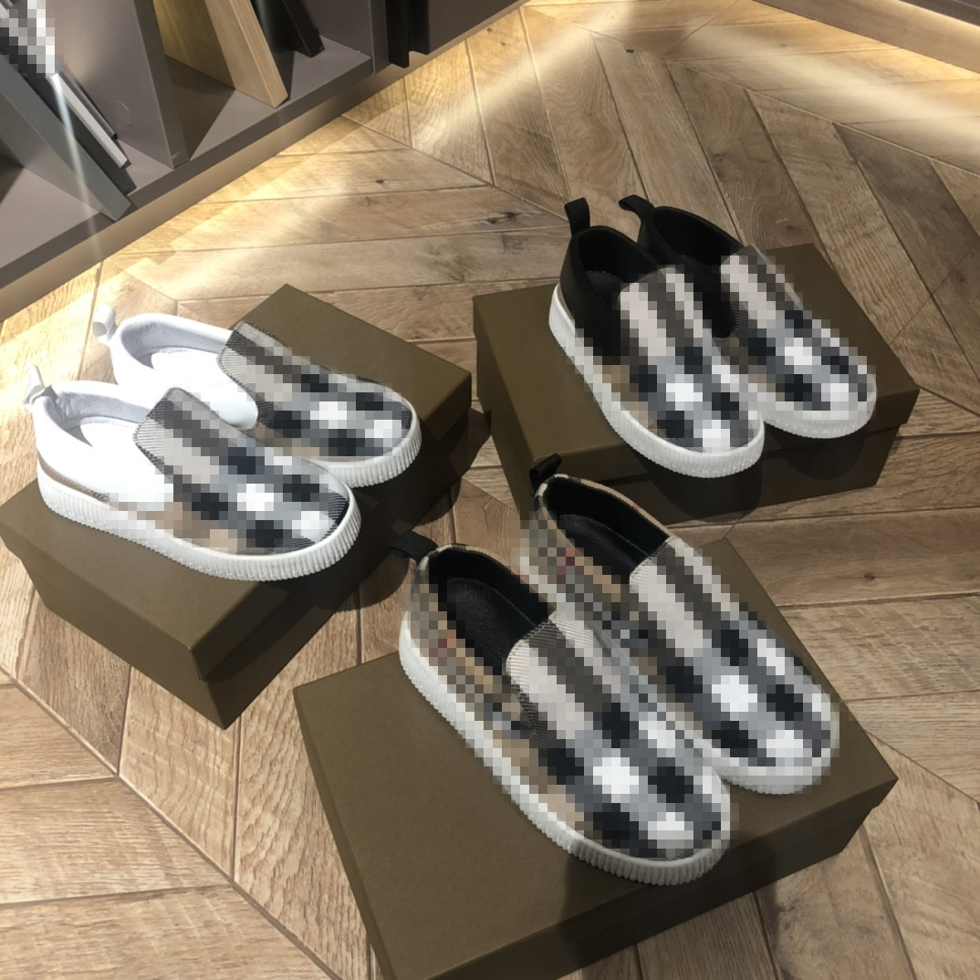High-end custom designer kids shoes classic plaid wearable non-slip toddler shoes kids one pedal
High-end custom designer kids shoes classic plaid wearable non-slip toddler shoes kids one pedal