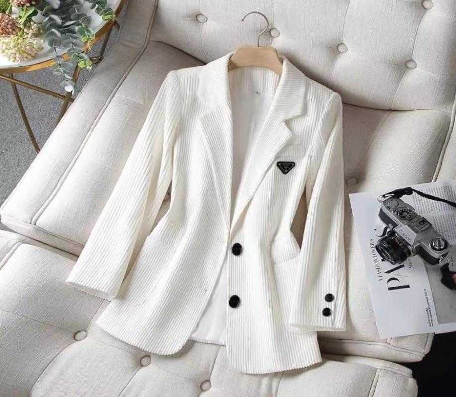 A699 Womens Suits Blazers Tide Brand HighQuality Retro Fashion designer The goddess of exclusive Series Suit Jacket doublebrea, Brown
A699 Womens Suits Blazers Tide Brand HighQuality Retro Fashion designer The goddess of exclusive Series Suit Jacket doublebrea, Brown