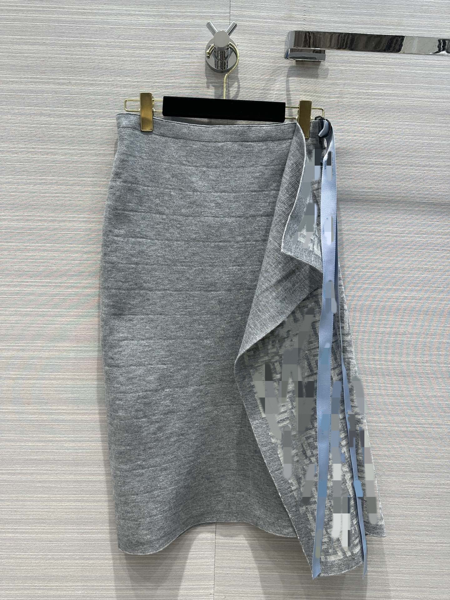 2023 New Spring Summer Luxury Designer Skirts Fashion gorgeous A Skirts Women' Brand Same Style Dress 0401-7, Gray
2023 New Spring Summer Luxury Designer Skirts Fashion gorgeous A Skirts Women' Brand Same Style Dress 0401-7, Gray