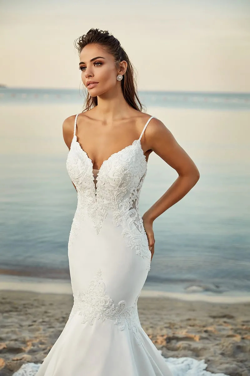 Sexy Spaghetti Straps Boho Mermaid Wedding Dresses Lace Appliques Long Train Summer Beach Bridal Gowns Fitted 2024 Bohemian Bride Dress
