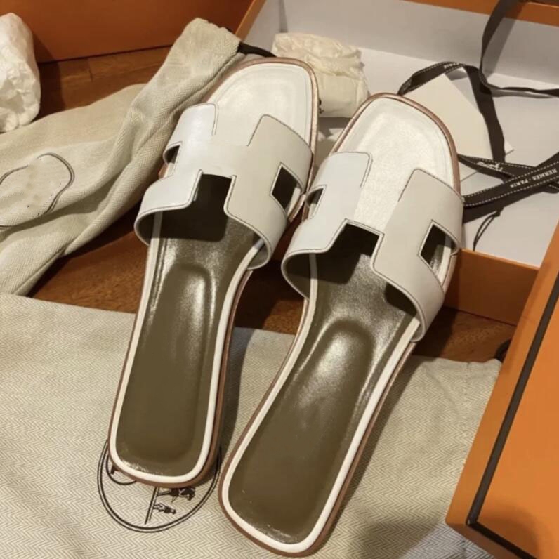 Ladies Sandals Summer Flats Slippers Luxury Designer Leather Fashion Beach Shoes Letter Slippers 35-42, 34
Ladies Sandals Summer Flats Slippers Luxury Designer Leather Fashion Beach Shoes Letter Slippers 35-42, 34