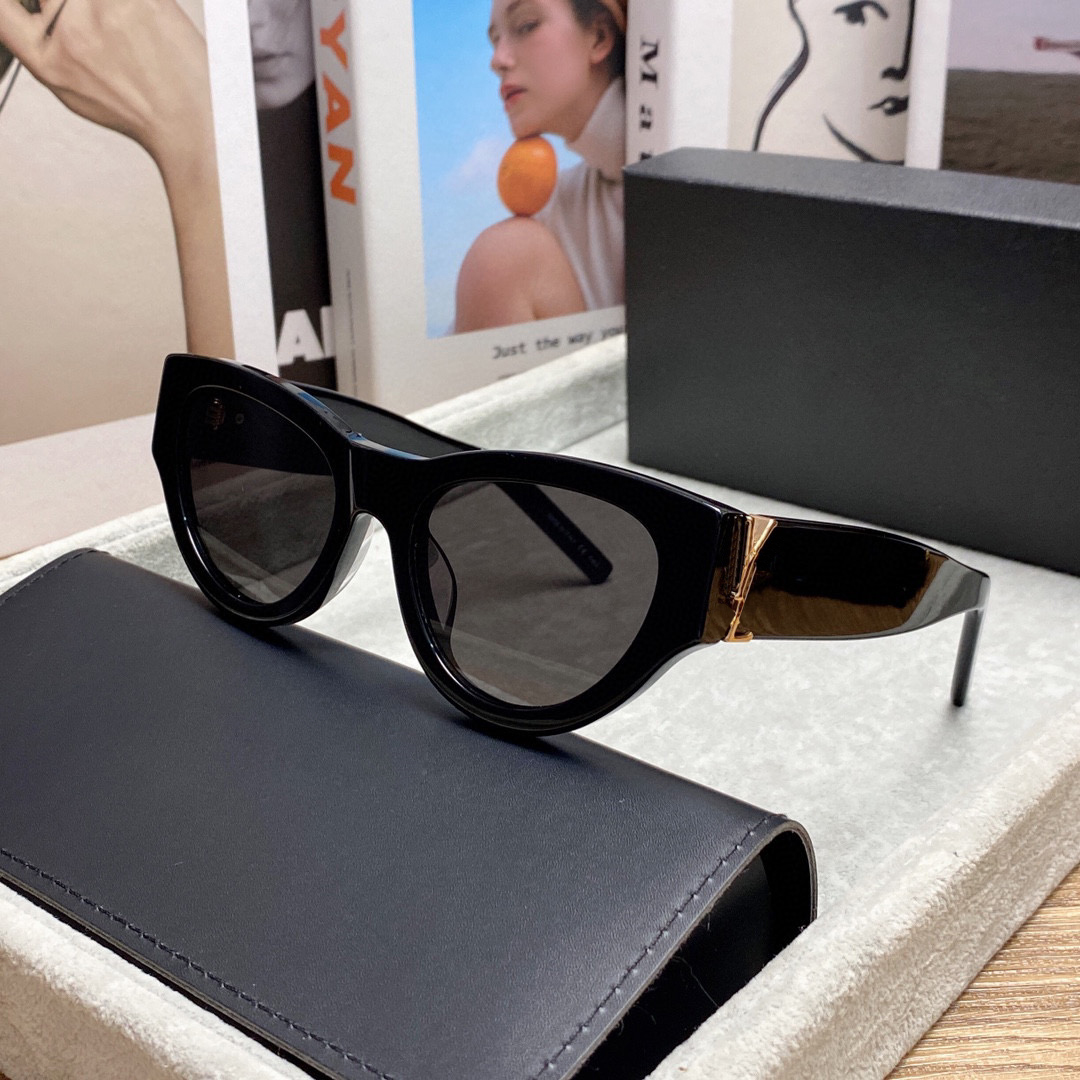 Top Quality Men designer sunglasses Wrap Sun Glasses for women Hip hop Luxury Fashion Matching Driving Beach shading UV 400 protection polarized glasses Model M94
Top Quality Men designer sunglasses Wrap Sun Glasses for women Hip hop Luxury Fashion Matching Driving Beach shading UV 400 protection polarized glasses Model M94