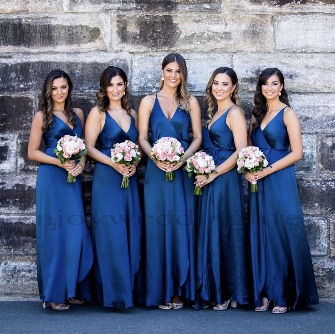 Blue 2023 Royal Bridesmaid Dresses Spaghetti Straps Satin Side Slit Floor Length Beach Plus Size Wedding Guest Gowns Custom Made Formal Evening Wear