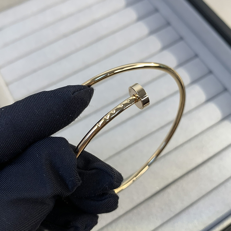 thin Nail bangle Fine nails bangles 925 Silver Tube Elastic Bracelet Gold plated 18K for woman material details are consistent with the official 018 C
thin Nail bangle Fine nails bangles 925 Silver Tube Elastic Bracelet Gold plated 18K for woman material details are consistent with the official 018 C