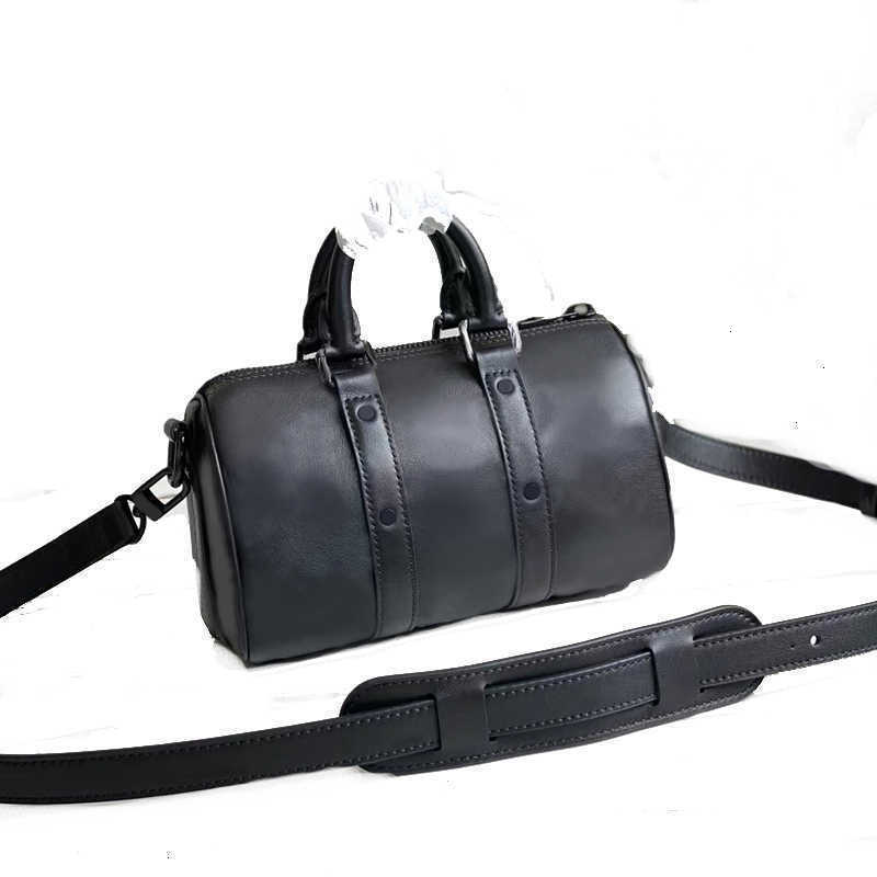10A Wallets Travelling bags Men keepall xs Leather Pillow Soft Fashion Travel Handbags Cowhide Shoulderbag Crossbody B144-1 57960 5796 IMVY, Black 57960
10A Wallets Travelling bags Men keepall xs Leather Pillow Soft Fashion Travel Handbags Cowhide Shoulderbag Crossbody B144-1 57960 5796 IMVY, Black 57960
