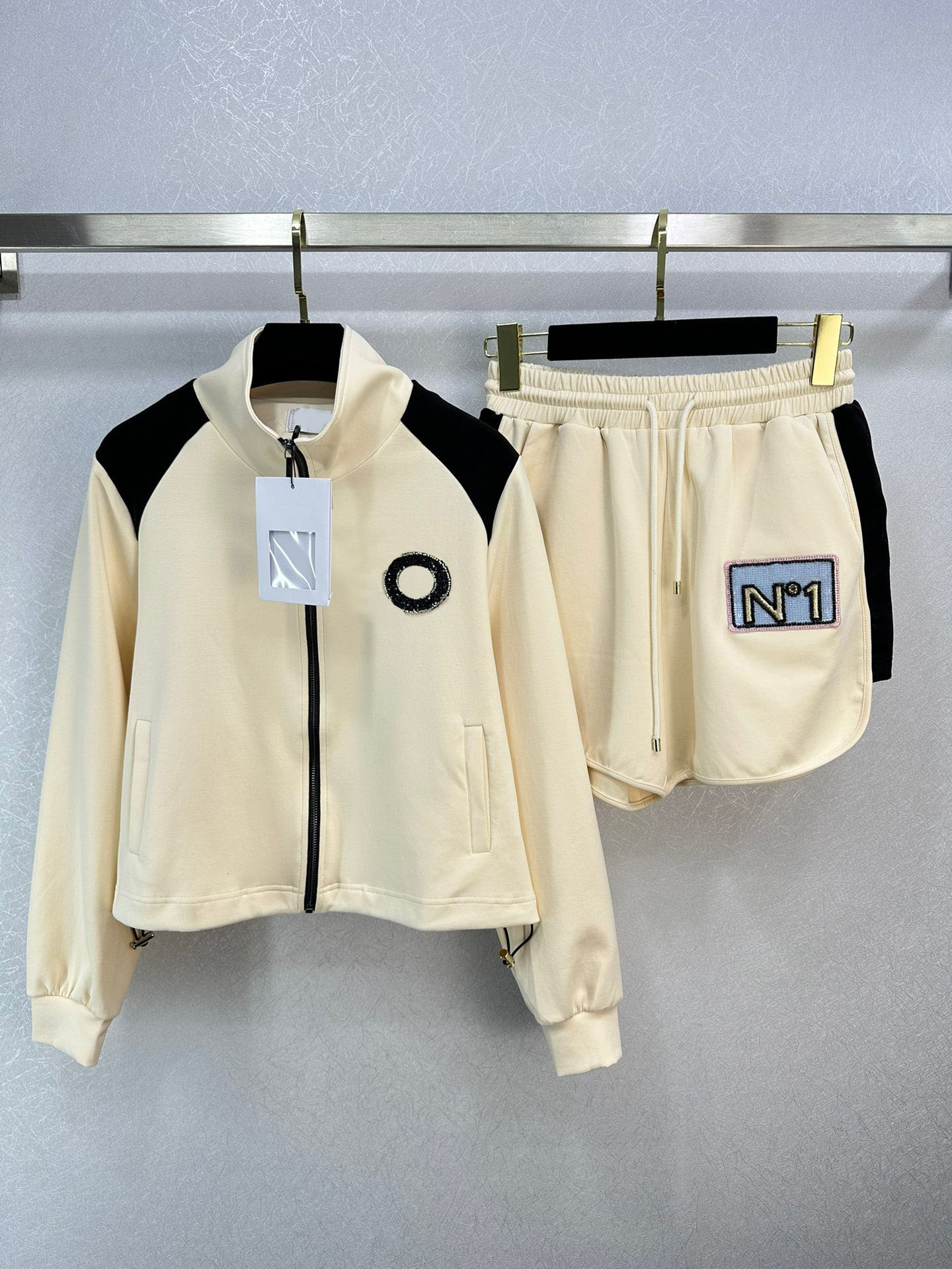 Luxury Two Piece Dress Brand Women Sports Sweatshirts Zipper Hooded Top Suit 2022 Velet Sweet Skirt Outfits Casual Tracksuit, Beige
Luxury Two Piece Dress Brand Women Sports Sweatshirts Zipper Hooded Top Suit 2022 Velet Sweet Skirt Outfits Casual Tracksuit, Beige