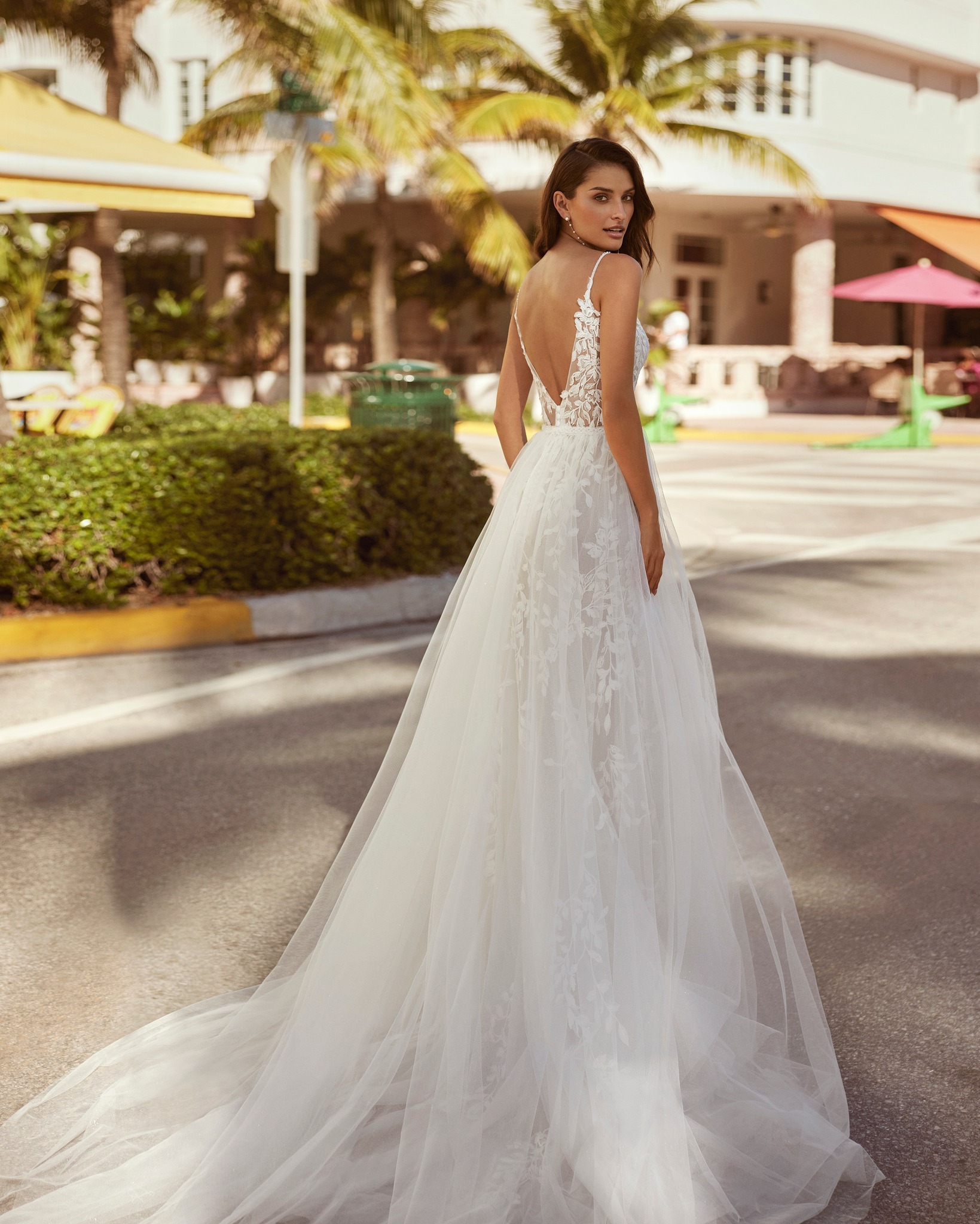 Sexy Illusion Mermaid Wedding Bridal Dresses Spaghetti Strap Lace Appliques Wedding Gown with Detachable Train Backless