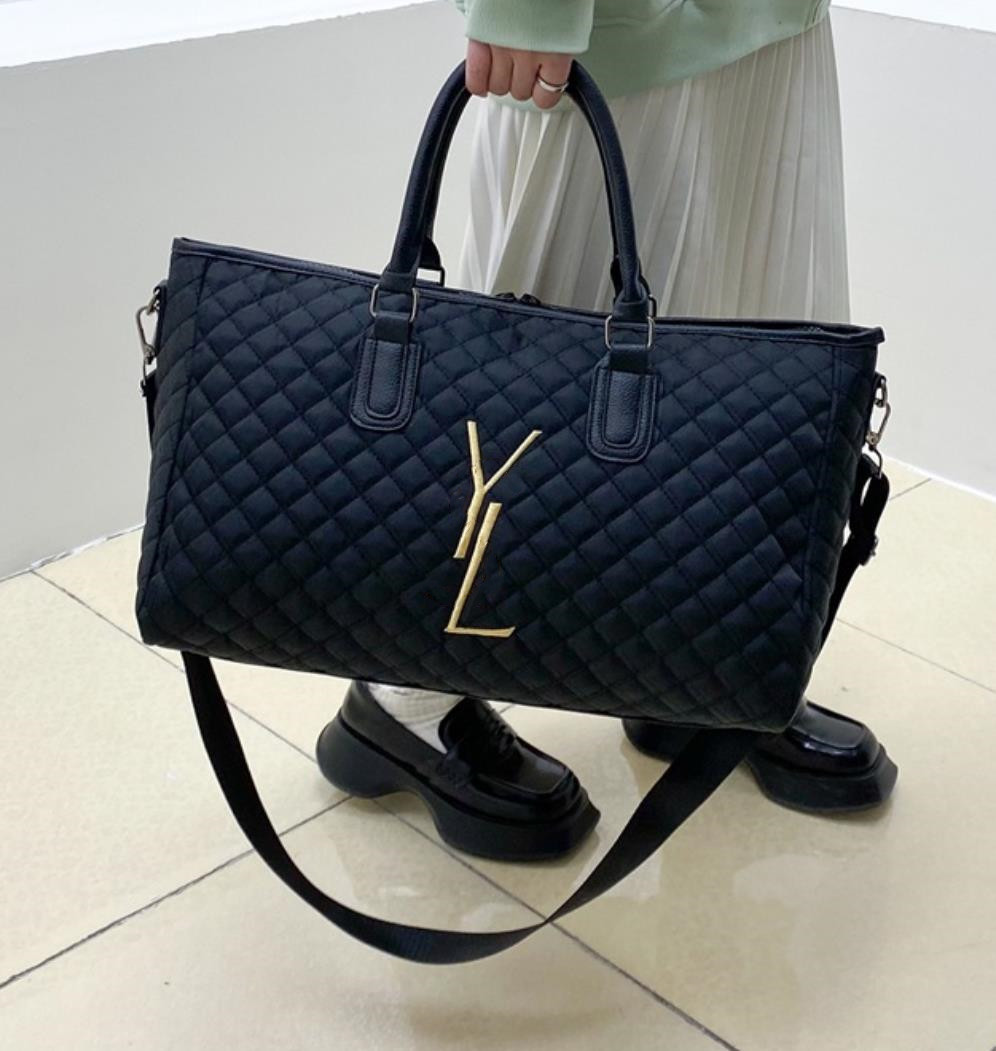 Duffel Bags Women Weekend duffle bags Night Gym Sport Luxury Print Design Travelling Bag Leather Duffle Bag, Black
Duffel Bags Women Weekend duffle bags Night Gym Sport Luxury Print Design Travelling Bag Leather Duffle Bag, Black
