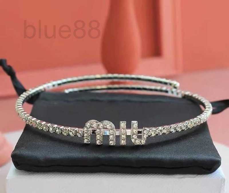Chokers designer Advanced feeling full diamond miu letter elastic adjustable collar fashion minority versatile choker temperament necklace Q502
Chokers designer Advanced feeling full diamond miu letter elastic adjustable collar fashion minority versatile choker temperament necklace Q502