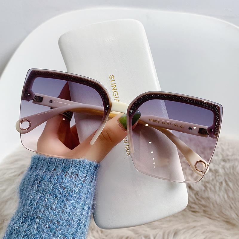 Sunglasses Oversized Man Woman Fashion Rimless Vintage Square Sun Glasses Eyewear Brand Design UV400 Female Shades
Sunglasses Oversized Man Woman Fashion Rimless Vintage Square Sun Glasses Eyewear Brand Design UV400 Female Shades