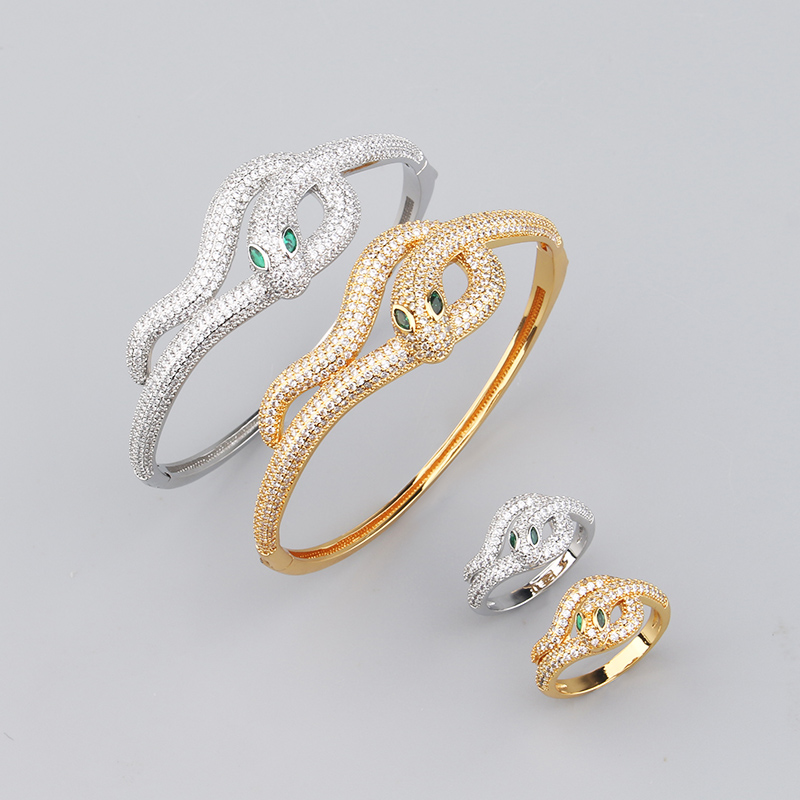 gold diamond snake bangel Luxury women bangles bracelets designer men jewelry high quality unisex Fashion Party Christmas Wedding gifts Birthday Lovers girl
gold diamond snake bangel Luxury women bangles bracelets designer men jewelry high quality unisex Fashion Party Christmas Wedding gifts Birthday Lovers girl