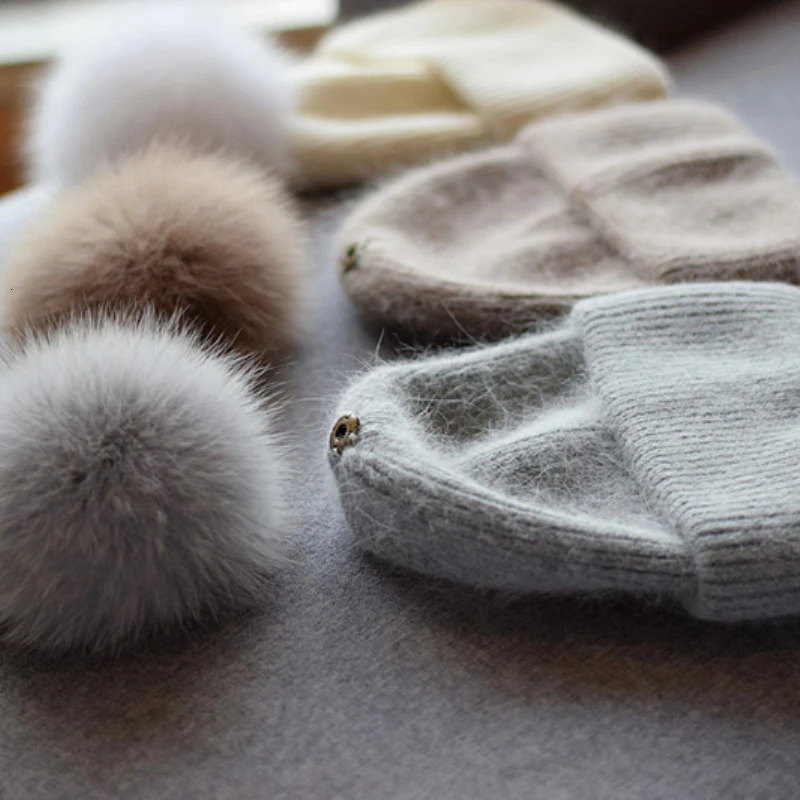 Beanie/Skull Caps Winter Real fox Fur Pom Knitted Beanies For Women Fashion Mink Warm pompoms Natural Beanies Female Three Fold Thick Hats 231102
