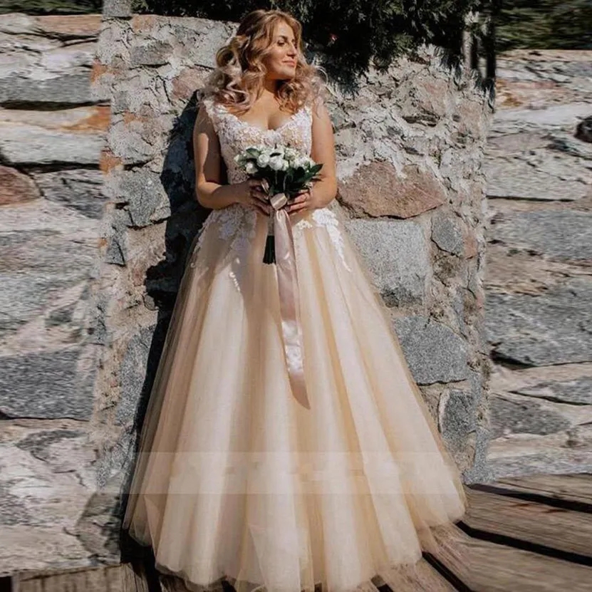 Champagne Country Garden Wedding Dress Up Back V Neck A Line Lace Appliques Bridal Gowns Plus Size ppliques