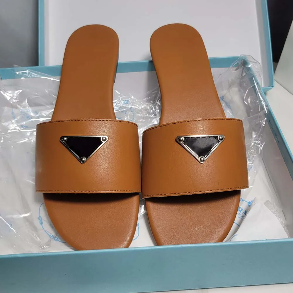 Slippers Sandals Beach Slide Orange Genuine Triangle Leather Outdoor Loafers Luxury Slides Women Shoe Summer Rubber Slide Fashion With box