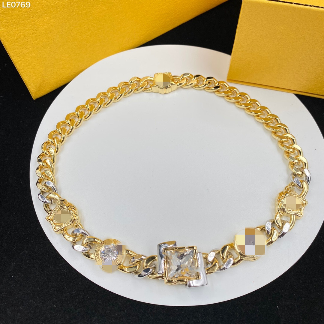 Luxury Designof an alphabet Necklace 18K Gold Plated Stainless Steel Fashion Women's Necklace Pendant Wedding Jewelry Accessories Wholesale boutique jewelry -b09