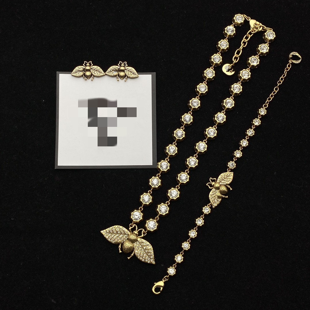 Designer Style Necklace New Luxury Chain Fashion Designer Jewelry 18k Gold Plated - Stainless Steel Couple Wedding Bracelet Gift Accessories Wholesale g6
Designer Style Necklace New Luxury Chain Fashion Designer Jewelry 18k Gold Plated - Stainless Steel Couple Wedding Bracelet Gift Accessories Wholesale g6