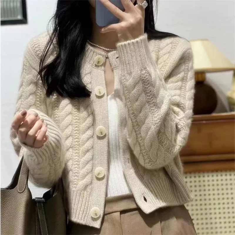 Women's Sweaters Fashion Sweater Coat Women Autumn Long Sleeve Solid Color Singlebreasted Loose Knitted Cardigan Female Casual Short Tops 231101