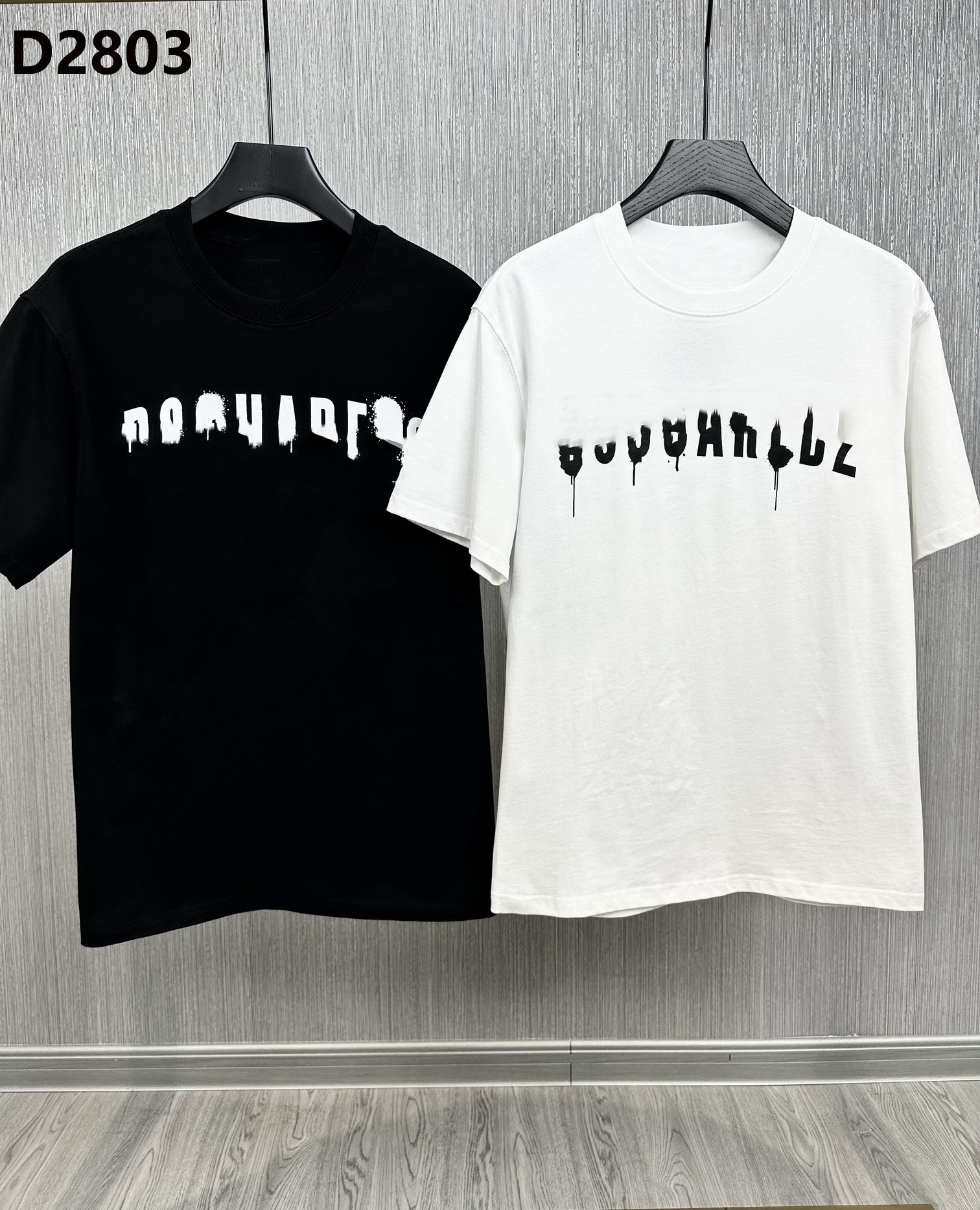 23SS Brand Men T-Shirt Designer d2 Mens Polo shirt tops Luxury Dsquare Print Shorts O-Neck Short Sleeve Men's Shirts DT2803
23SS Brand Men T-Shirt Designer d2 Mens Polo shirt tops Luxury Dsquare Print Shorts O-Neck Short Sleeve Men's Shirts DT2803