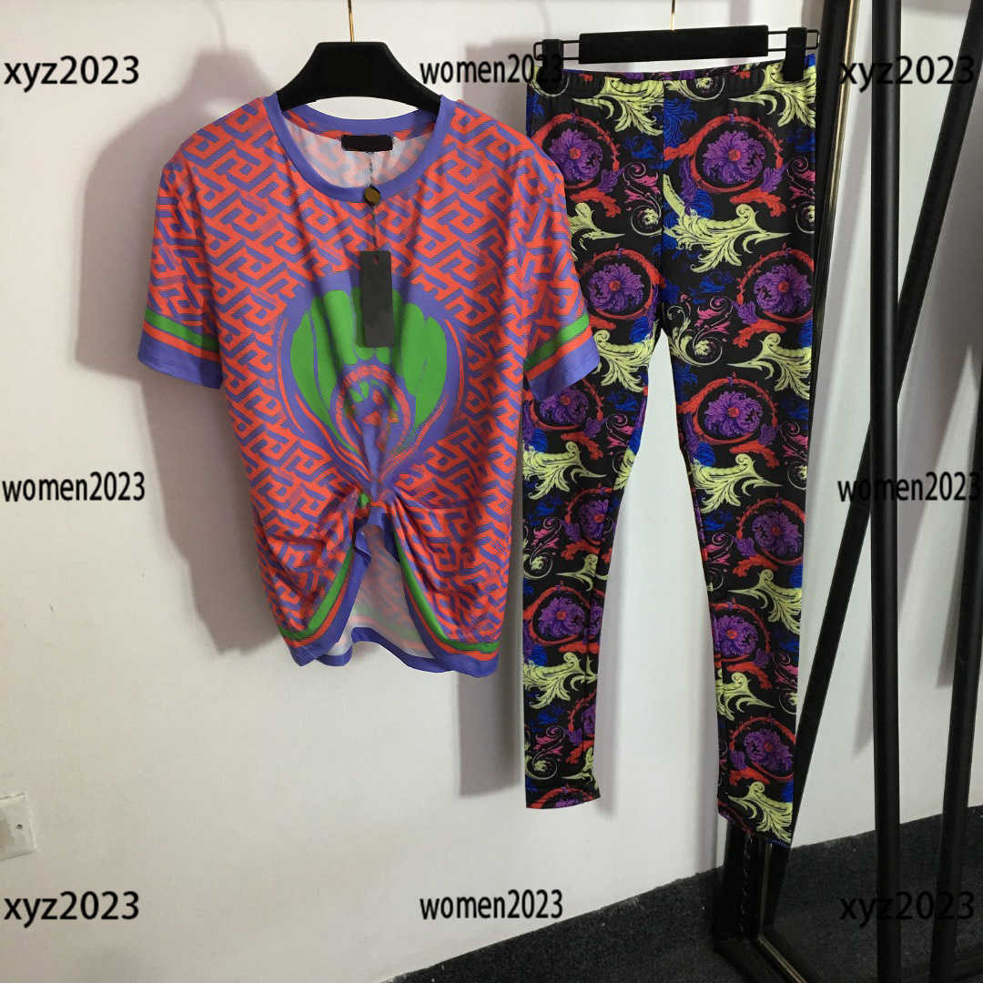 Tracksuits designer women set Umbilical design t shirt suit 2pcs Size S-L Fashion printed short sleeves and trousers Summer New Arrivals